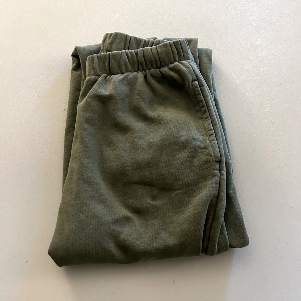 brandy melville john galt sweatpants one size(XS S M) dark green army green